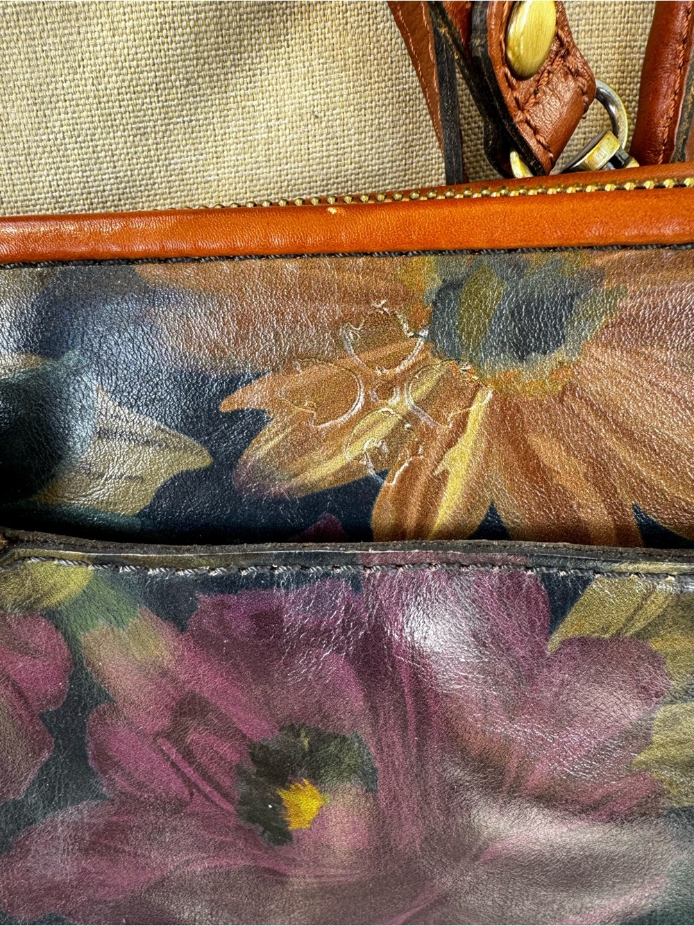 Patricia Nash Leather Purse PERUVIAN
Painting Collection - Picture 2 of 8